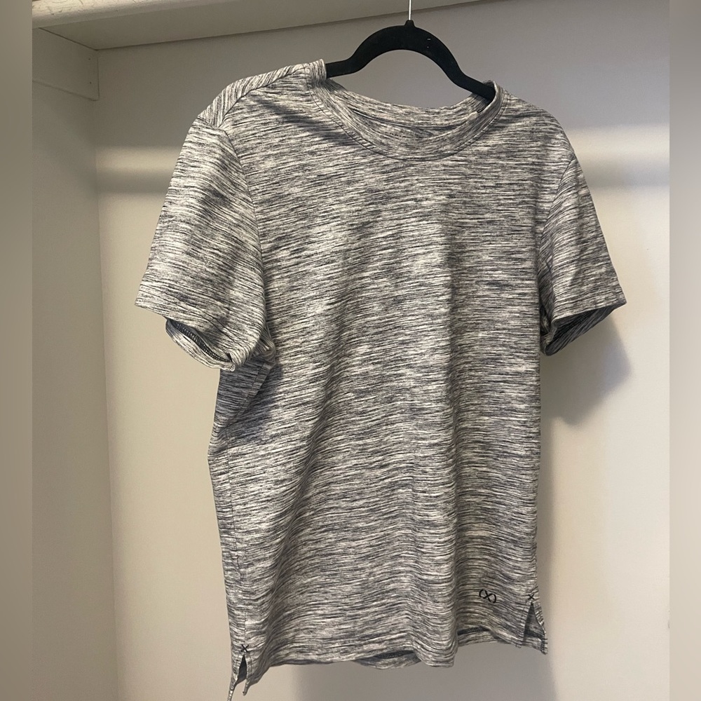 2(X)IST GREY TSHIRT